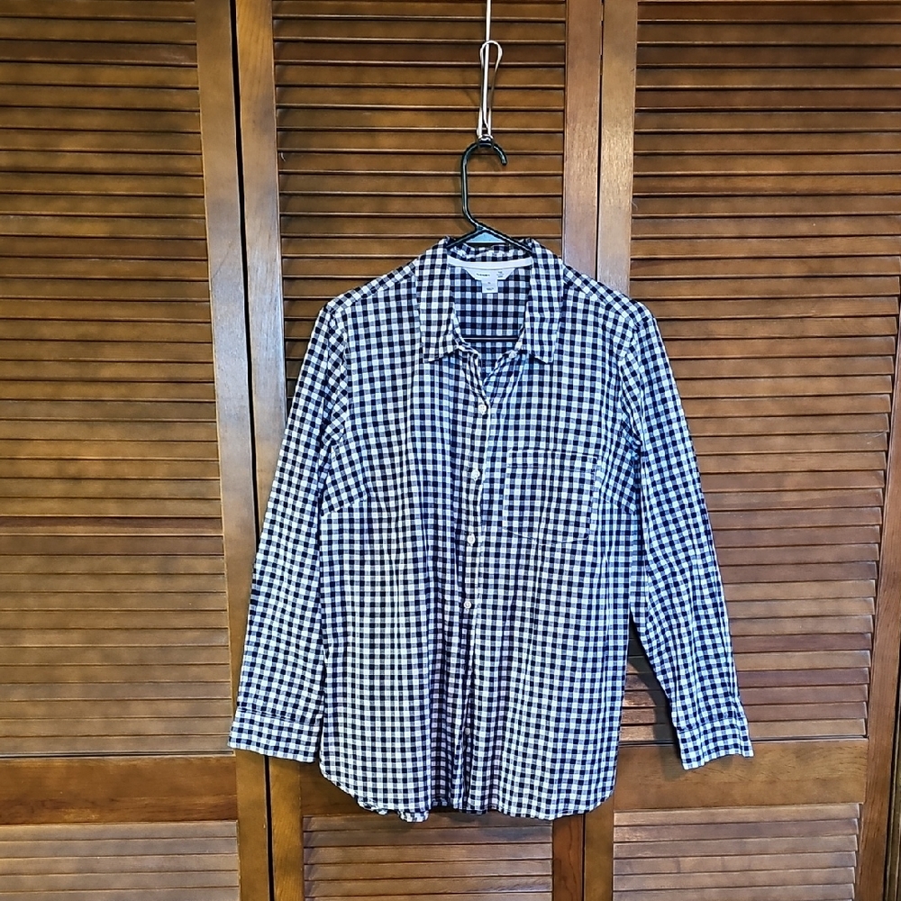 Old Navy Black and White Checkered Women's Button Down Shirt
